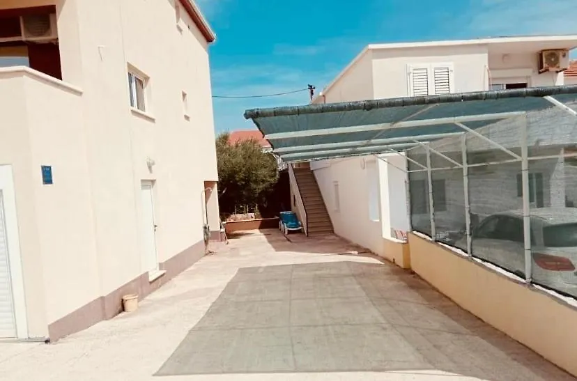 Apartments Gule Slatine
