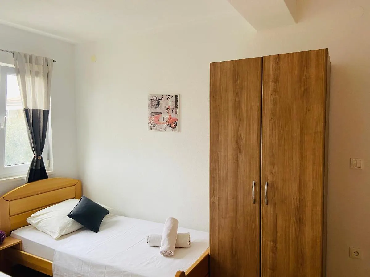 Apartments Gule Slatine