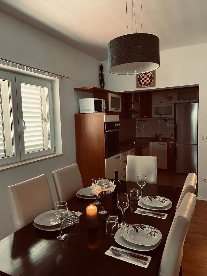 Apartments Gule Slatine