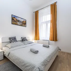 Stylish At Wenceslas Square Apartament Praga